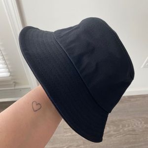 NWOT Chic Black Bucket Hat